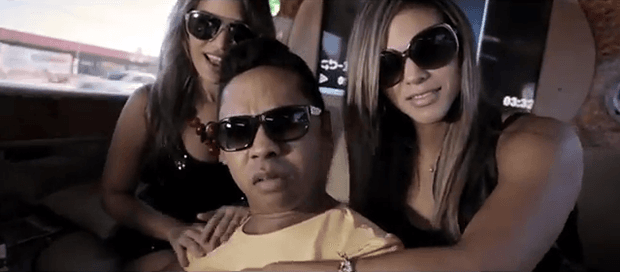 Pé de Ouro lança clipe da música “Olha o meu dedinho”