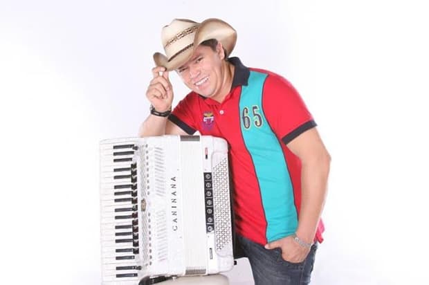 Caninana do Forró grava música com Dorgival Dantas