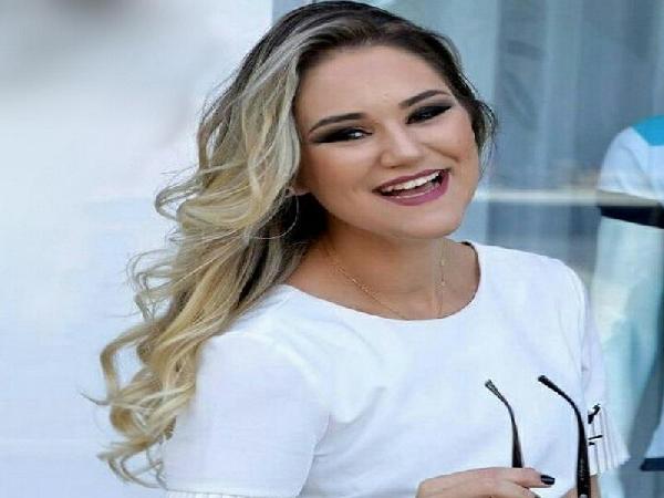 Por questões financeiras - Adma Andrade afirma ter sido demitida da Banda Magníficos