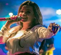 Mel Rios é a nova voz feminina da Banda A Loba