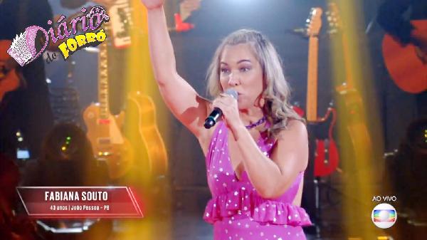 Fabiana Souto segue no The Voice Brasil, após vencer "Rodada de Fogo"